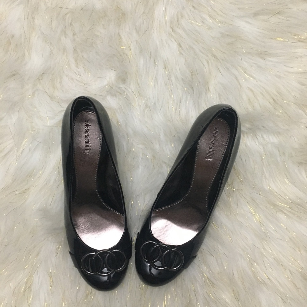 Black heels size 8